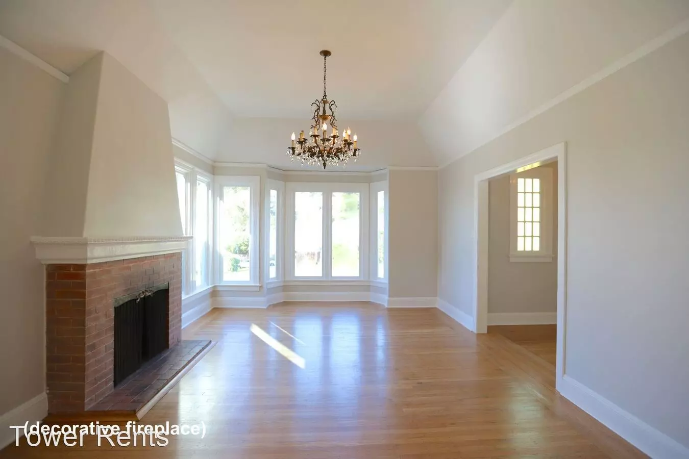 Miraloma Park: Spacious Single Family Home w/Garage  Yard photo 2