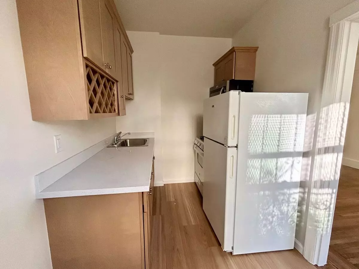 1050 Fell Street, San Francisco, CA 94117 photo 3