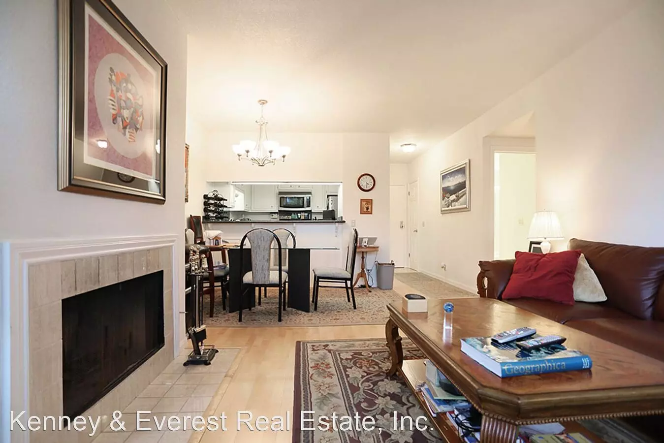 1111 Bay St #205 photo 2
