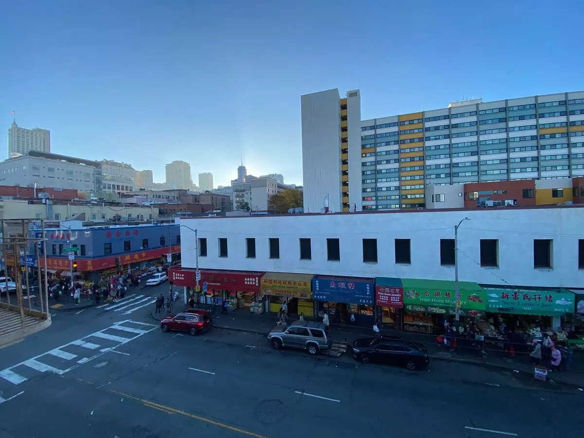 1208 Stockton St photo 3