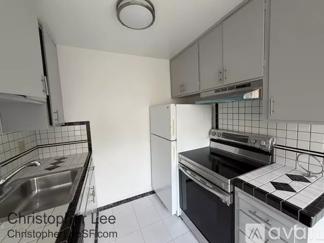125 Palm Ave Unit 103 photo 4
