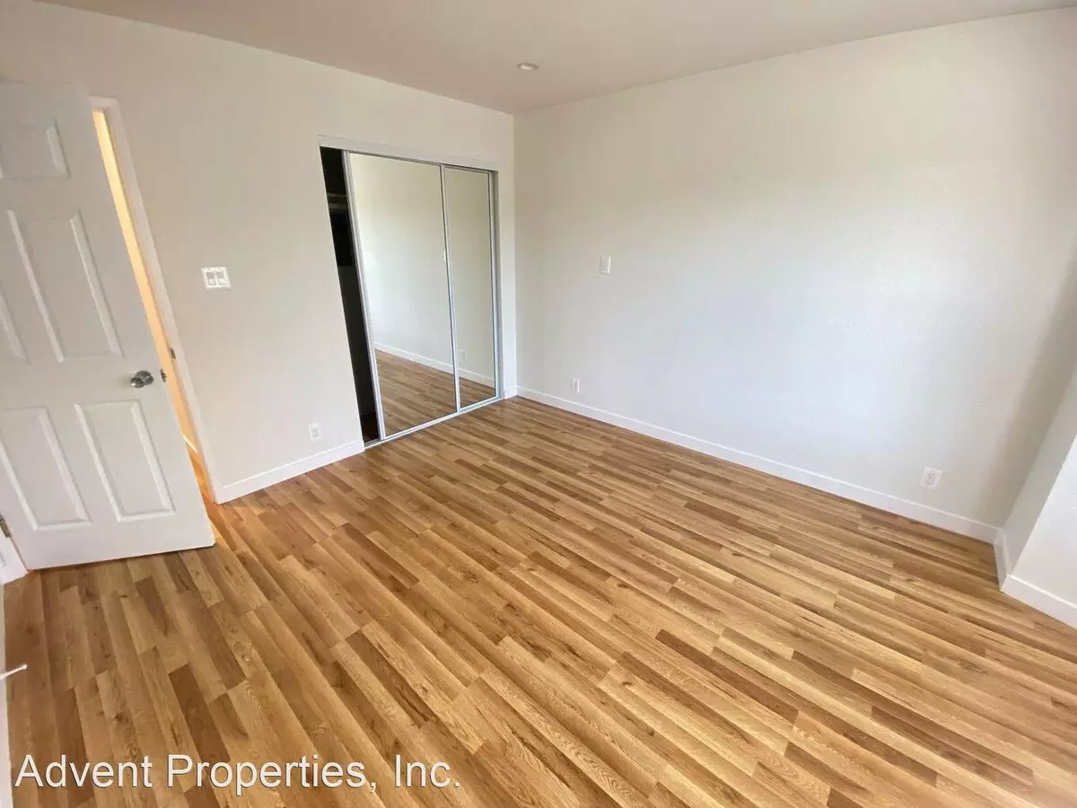 1262 La Playa St photo 5
