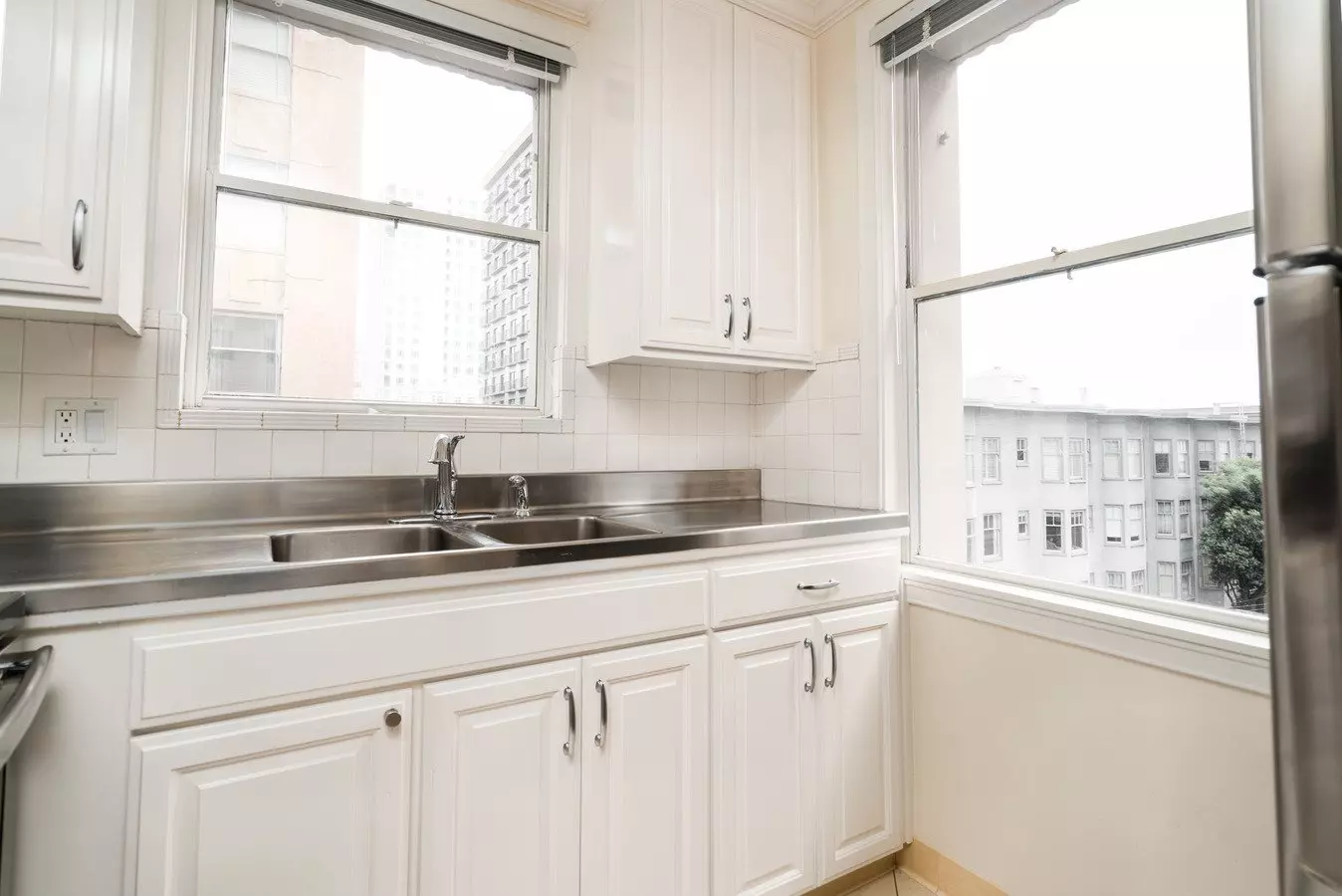 Crest Royal Apartments photo 3