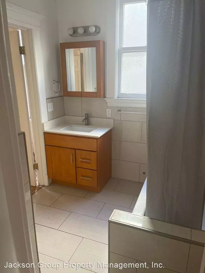 1326 Hyde Street, San Francisco, CA 94109 photo 3