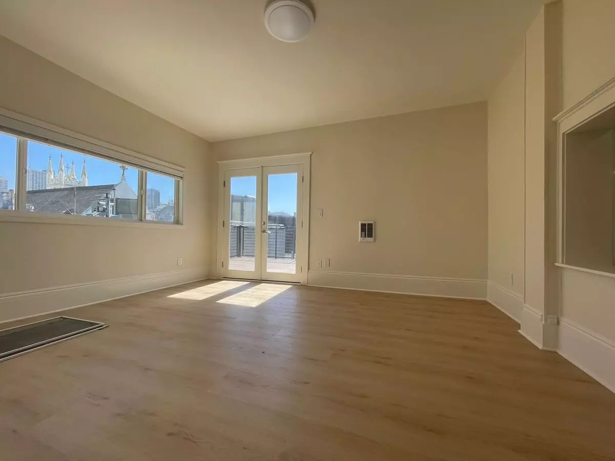 1367 Grant Avenue, San Francisco, CA 94133 photo 2
