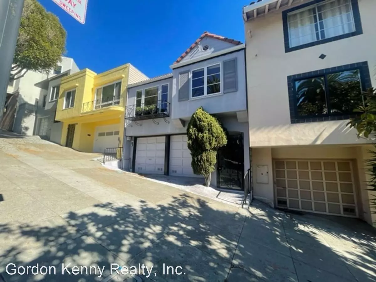 1371 A Dolores Street CRL01 - 109 photo 2