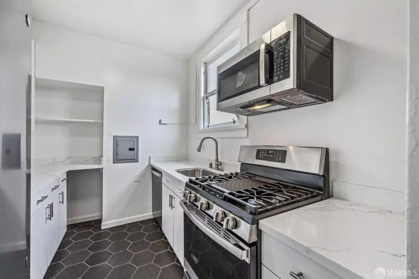 1375 Sacramento Street, San Francisco, CA 94109 photo 5