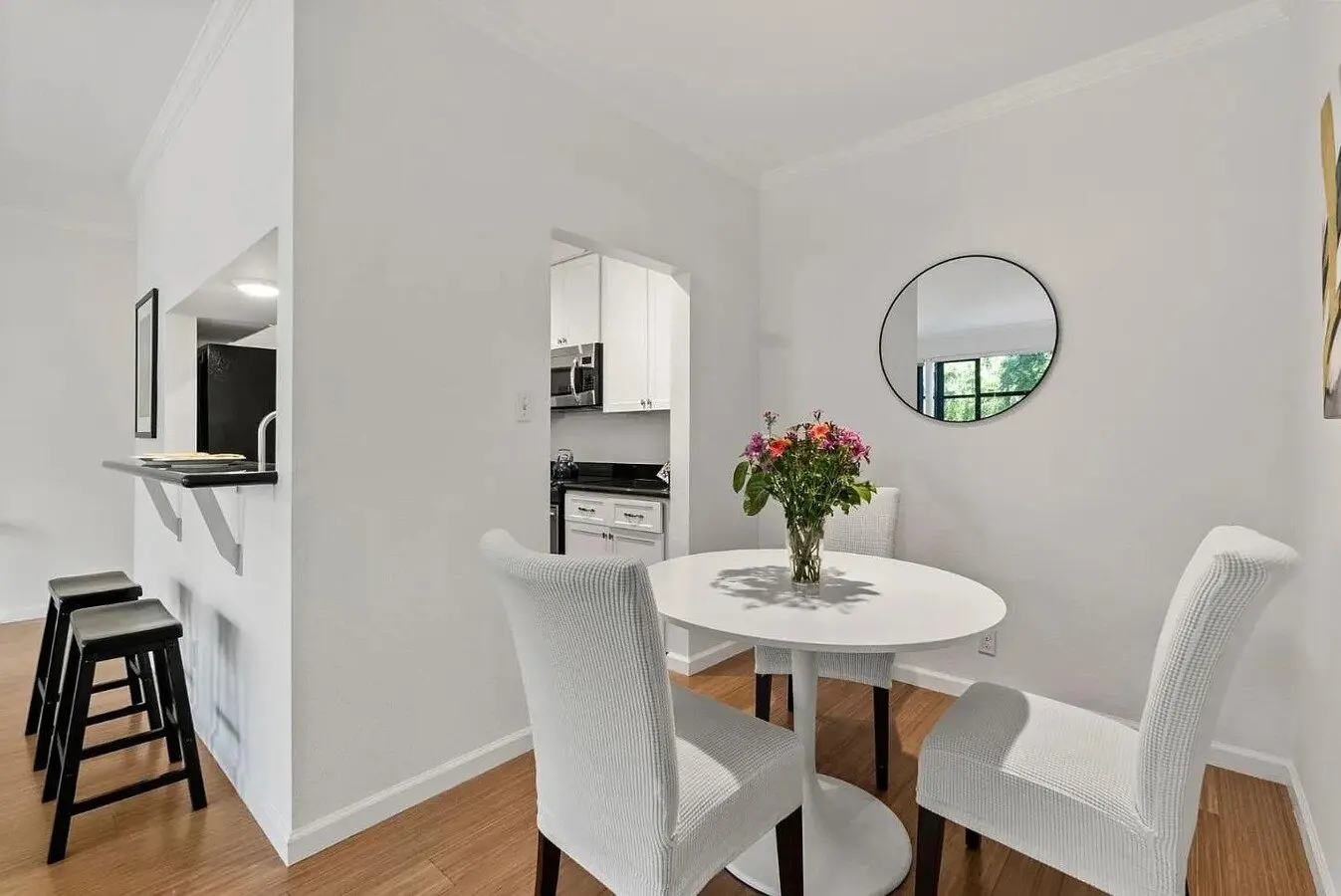 Beautiful One Bedroom/one Bath photo 4
