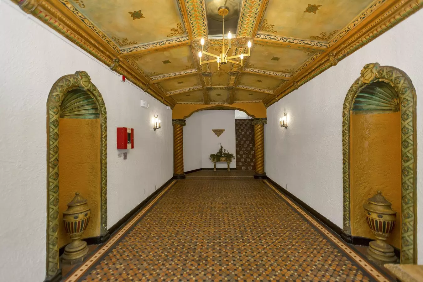 1450 Golden Gate photo 3