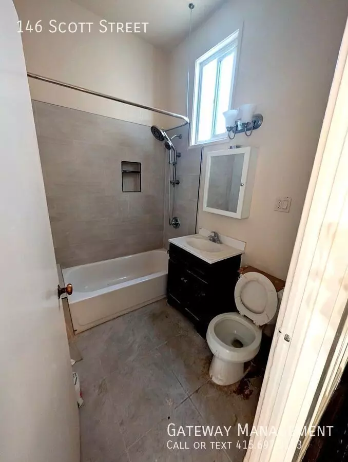 146 Scott St photo 2