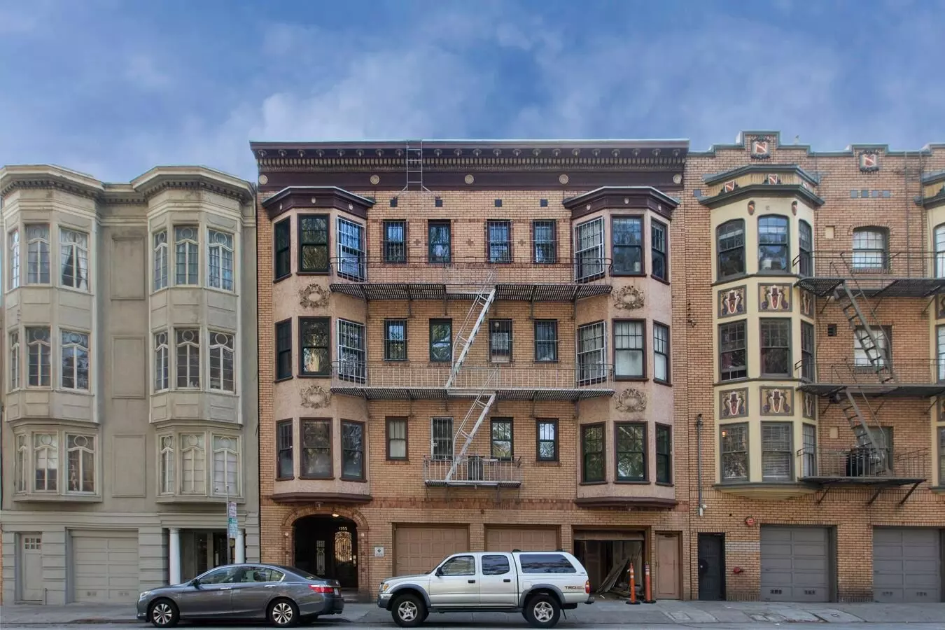 1555 Oak Street (850r) photo 2