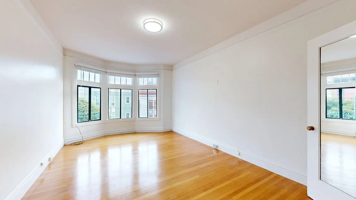 1556 Filbert St photo 2