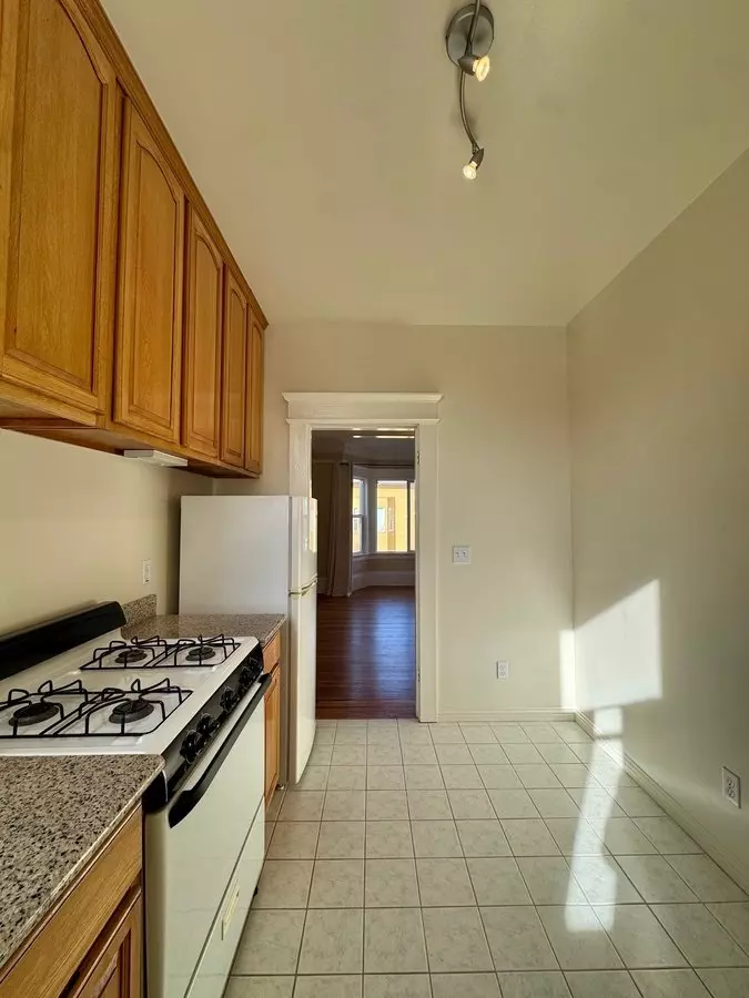 1655 Sacramento Street, San Francisco, CA 94109 photo 3