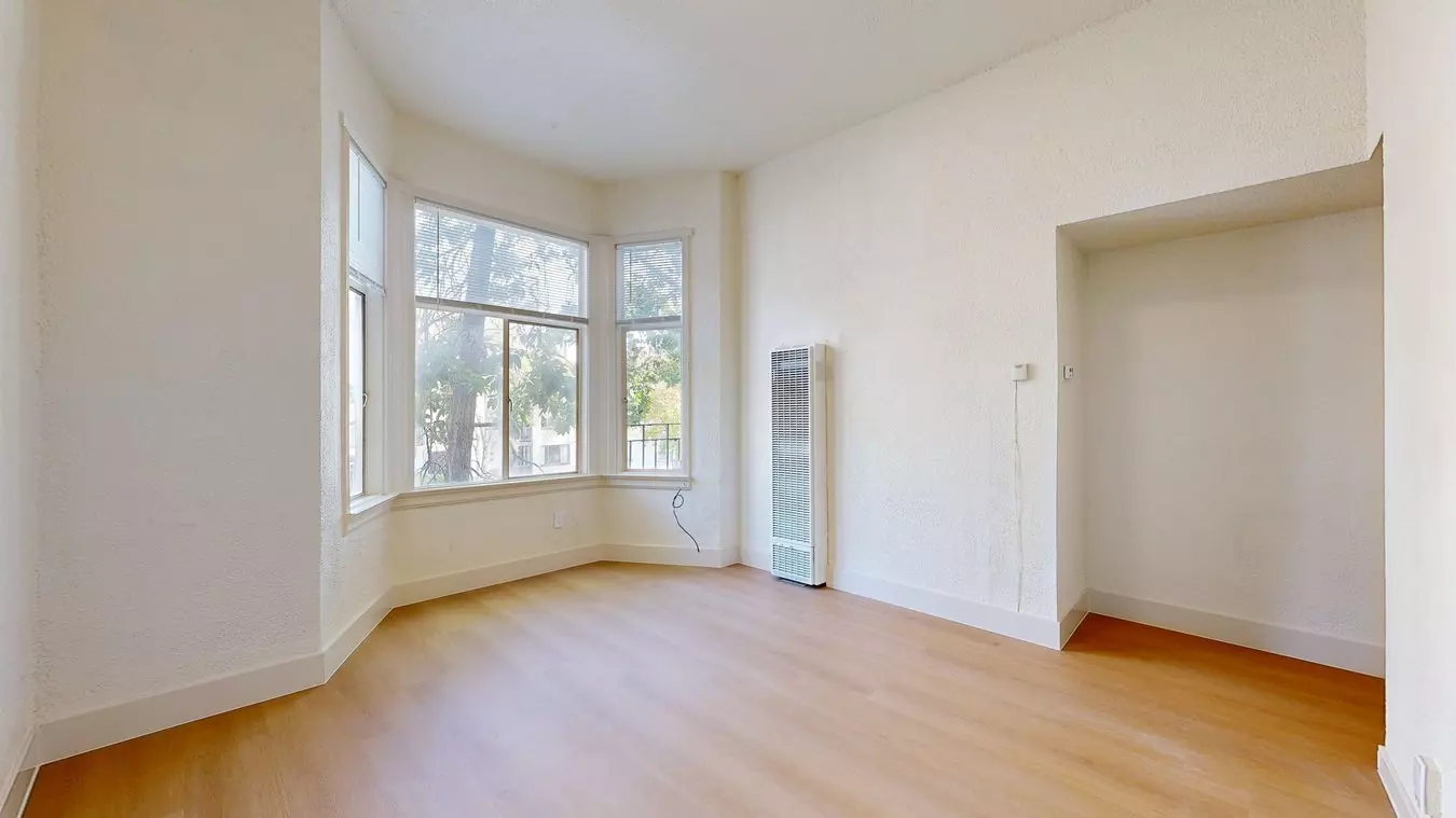 1715 Webster St. photo 2