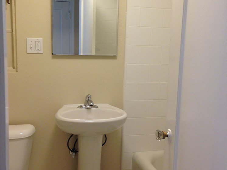 1770 Pine Street Apartments photo 2