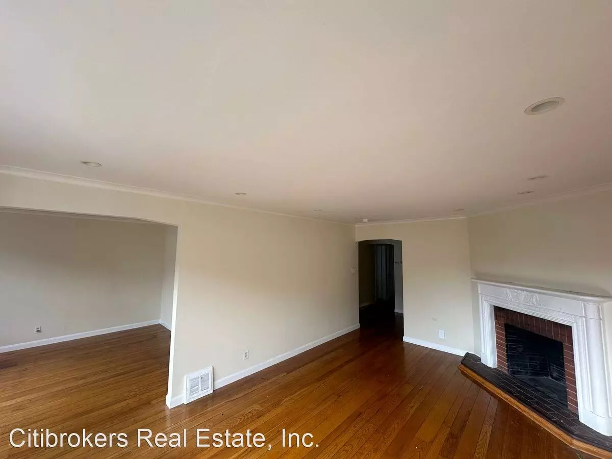 1875 1877 8th Ave photo 3