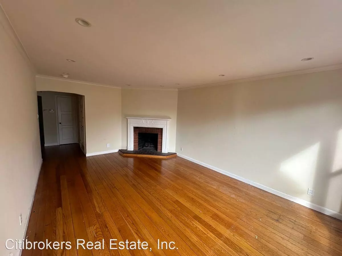 1875 1877 8th Ave photo 4