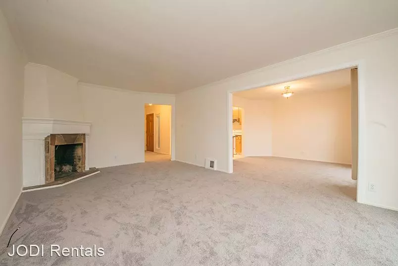 1948 Sloat Boulevard, San Francisco, CA 94116 photo 2