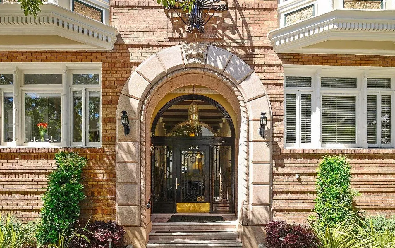 1990 Green St Apt 207