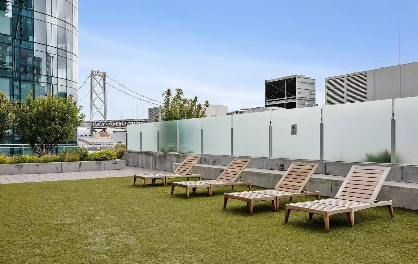 201 Folsom St Apt 20E photo 4