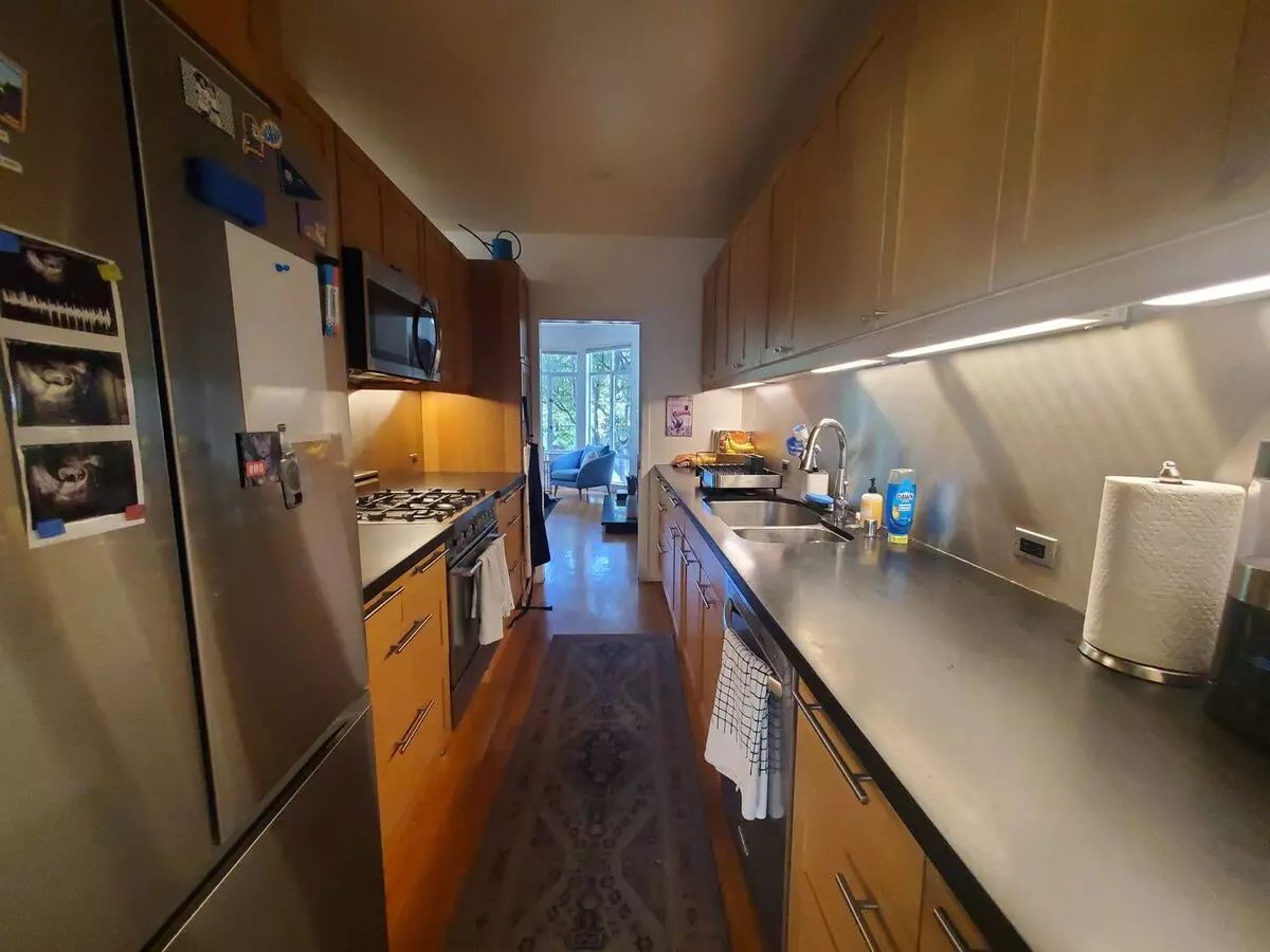 2133 Filbert St photo 3