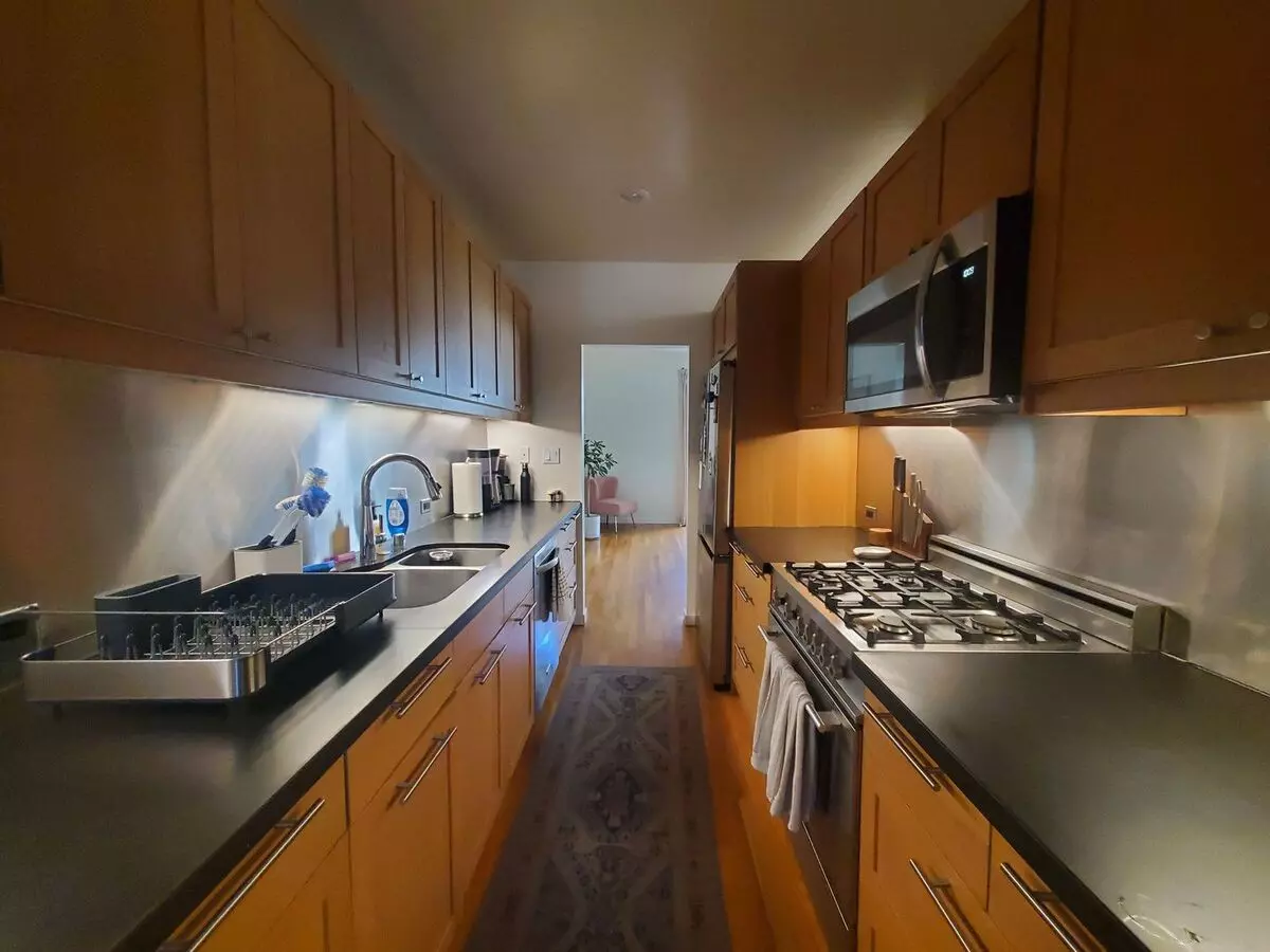 2133 Filbert St photo 2