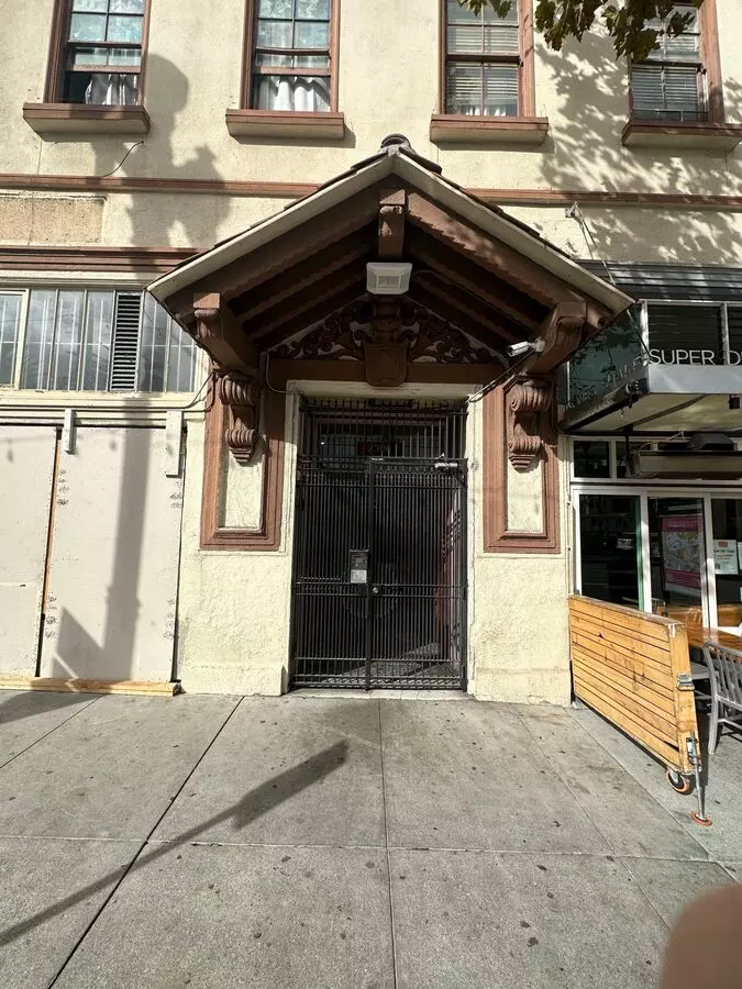 2300 Market St. photo 3