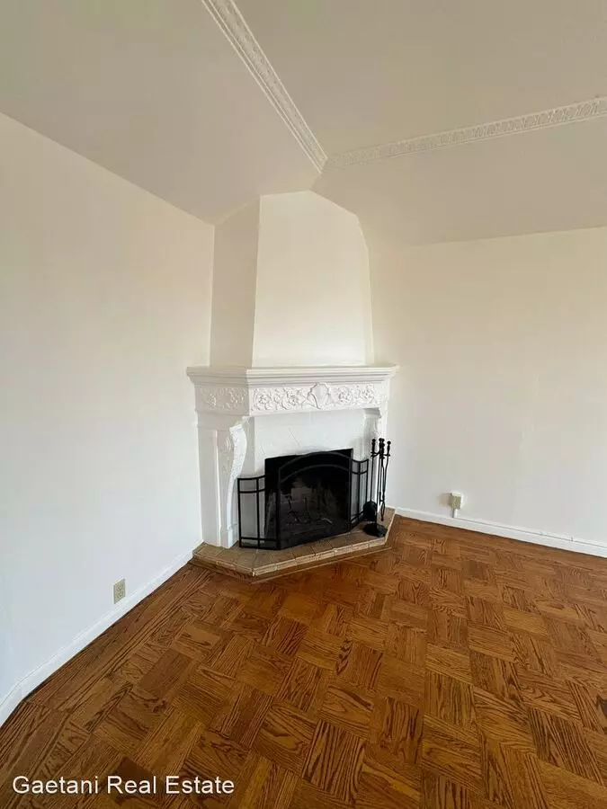 2330 44th Avenue (868r) photo 3