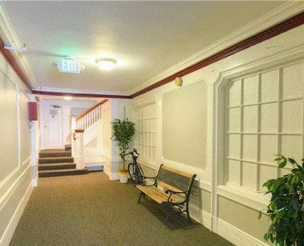 2360 Van Ness photo 2