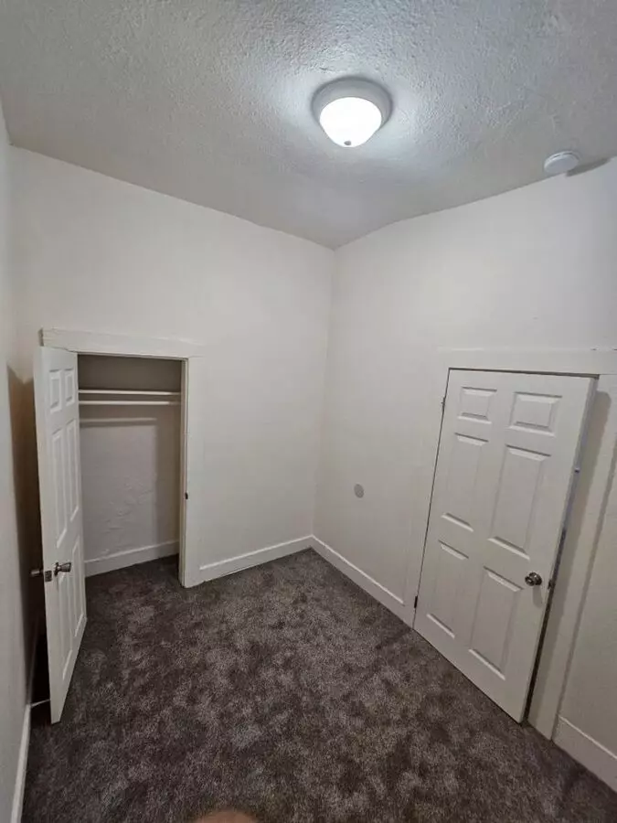 1703 McKinnon Avenue photo 4