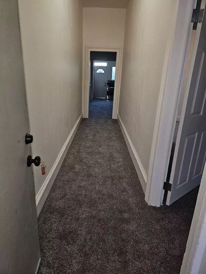 1703 McKinnon Avenue photo 5