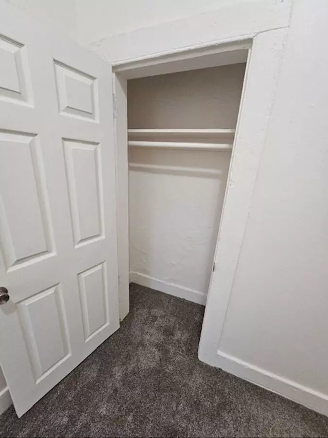 1703 McKinnon Avenue photo 3