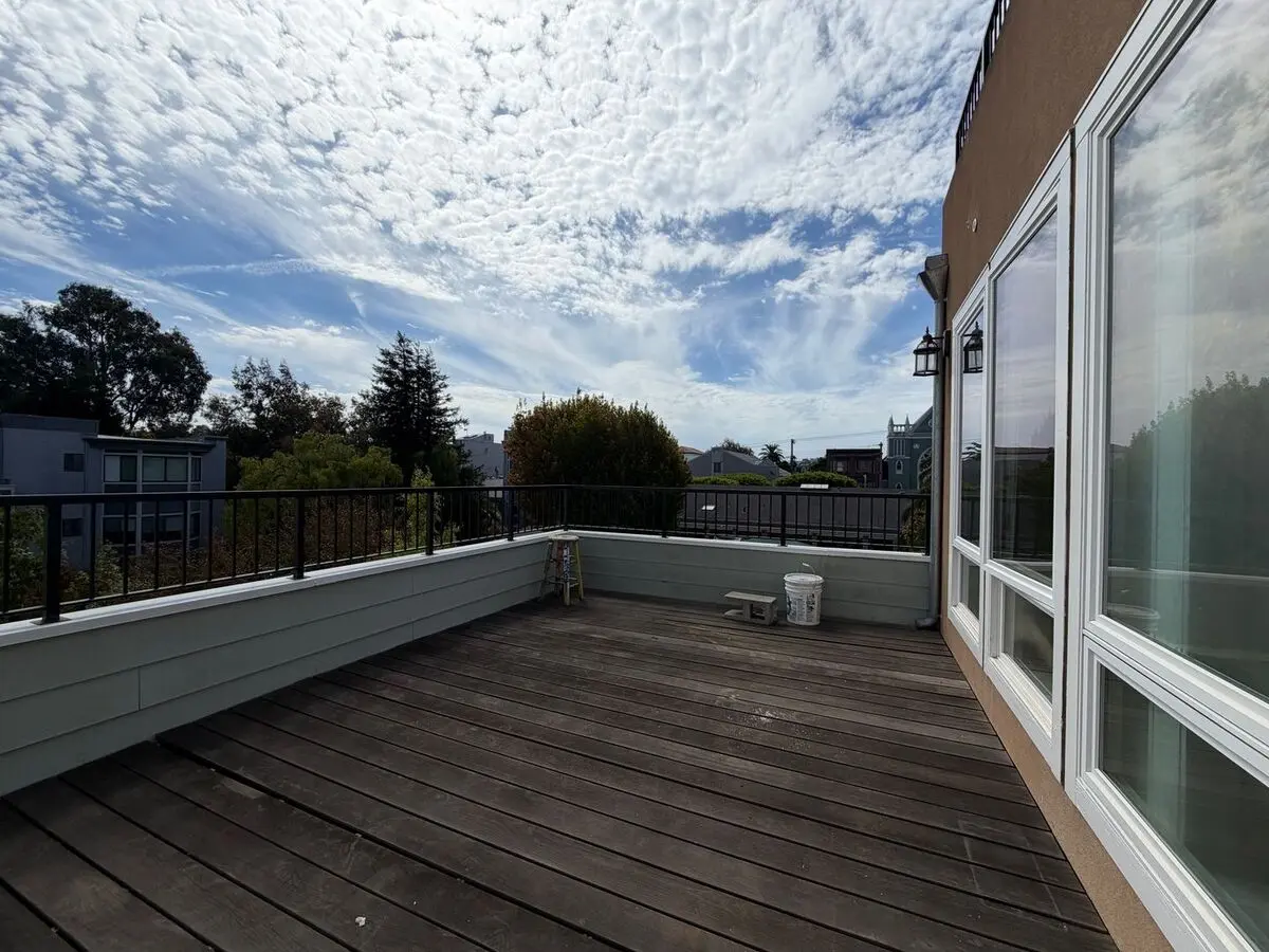 261- A Dolores St photo 4
