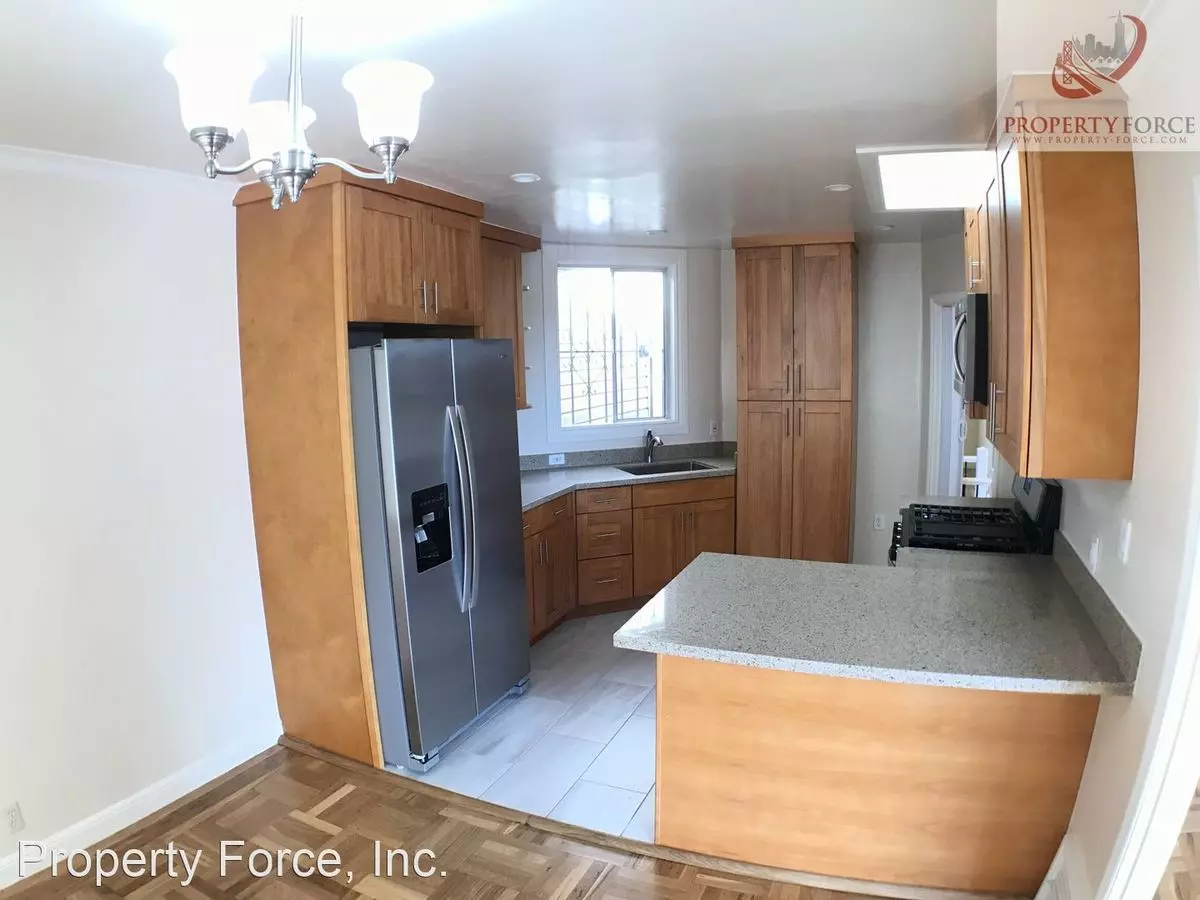 262 Ramsell St photo 3
