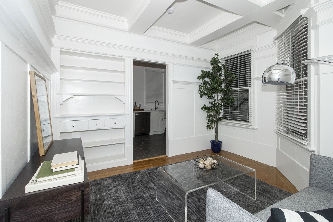 2927 Sacramento photo 4
