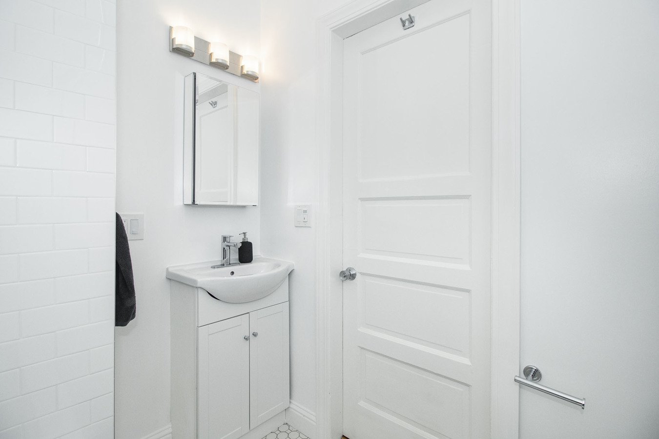 2927 Sacramento photo 5