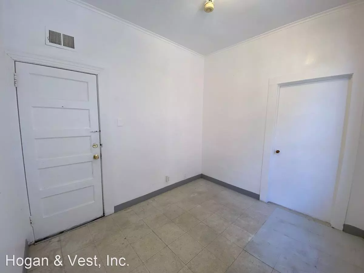 32 38 Wentworth Pl photo 4