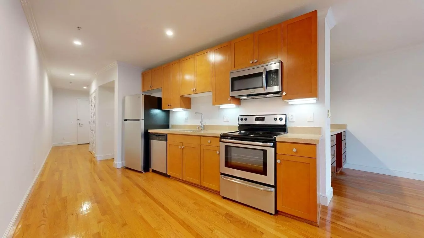 3322 Buchanan Street photo 2