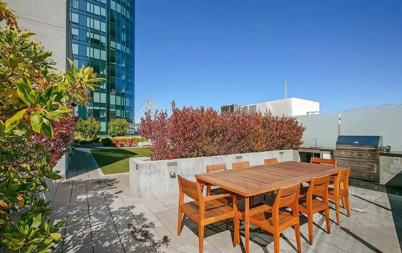 1br/2ba Apartment In Prime Location photo 2
