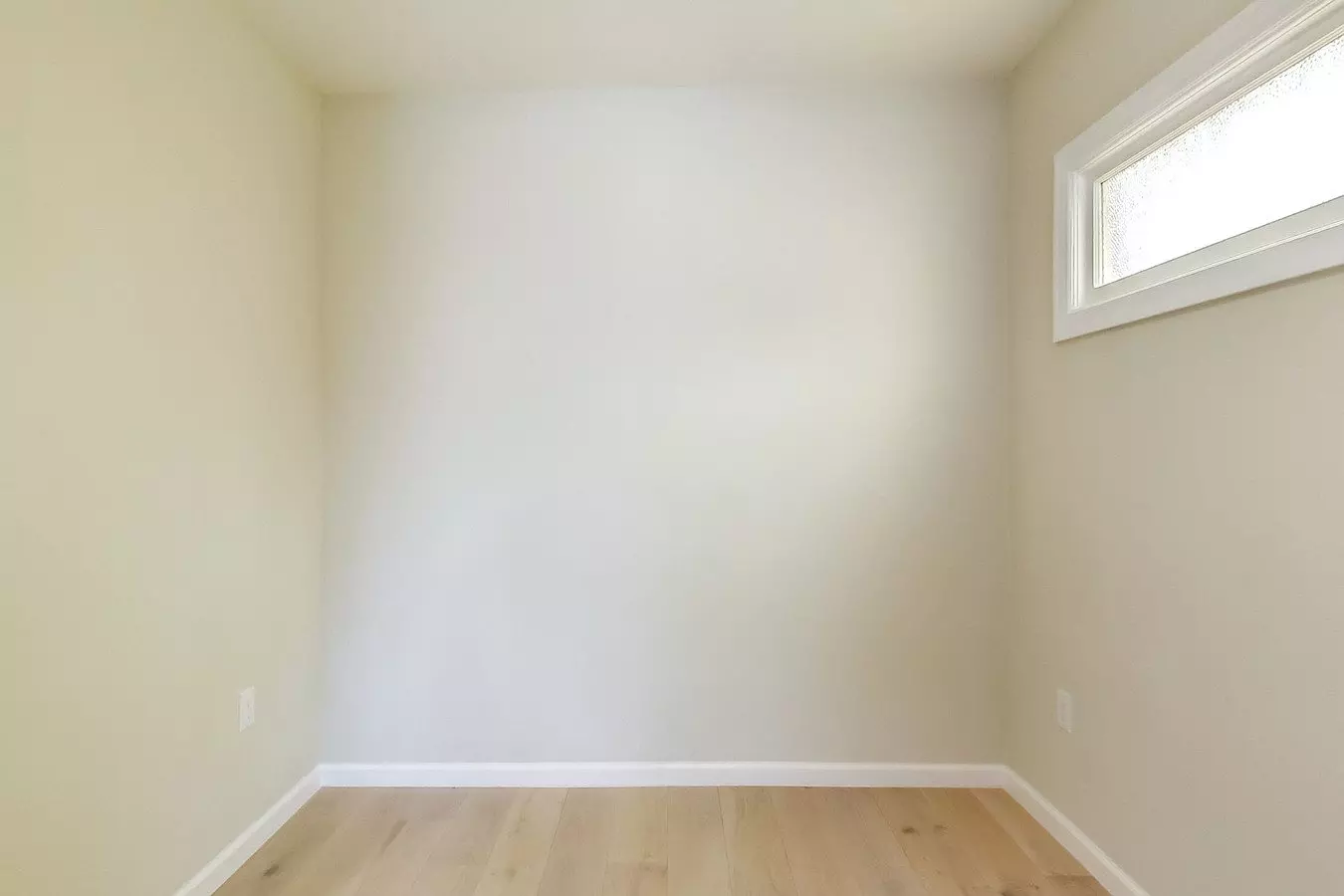 337 10TH AVENUE Apartments photo 4