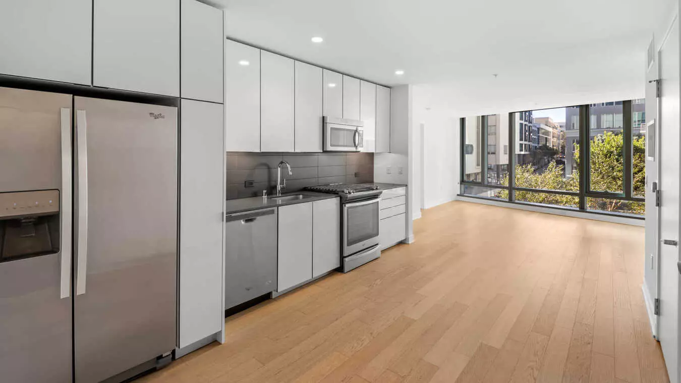 340 Fremont photo 5