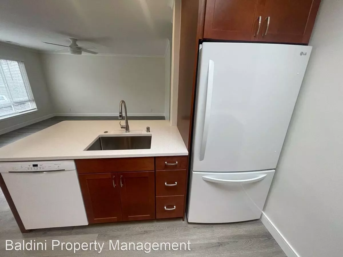 Remodeled 2 Bed/1.5 Bath Home photo 3