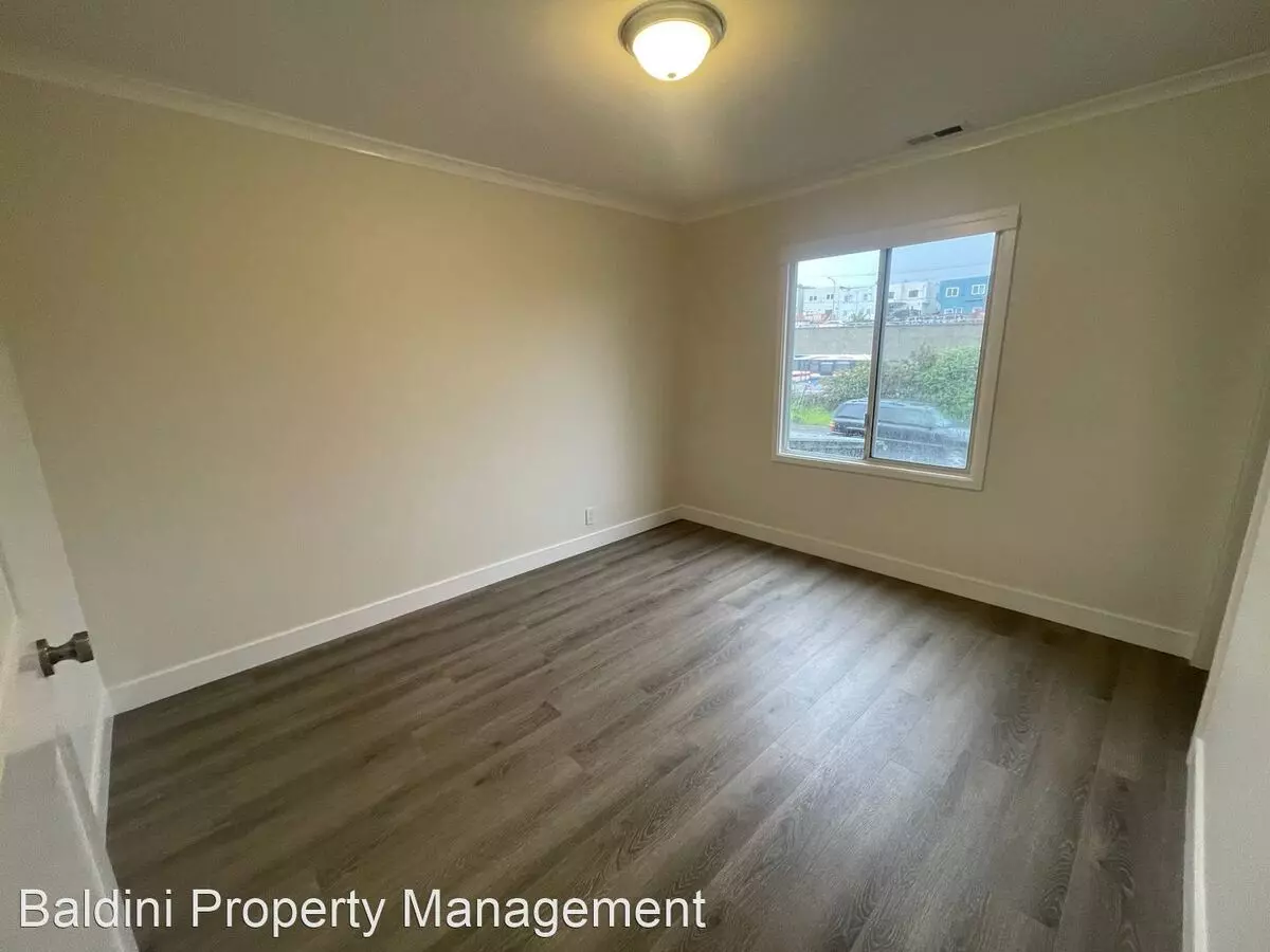 Remodeled 2 Bed/1.5 Bath Home photo 5