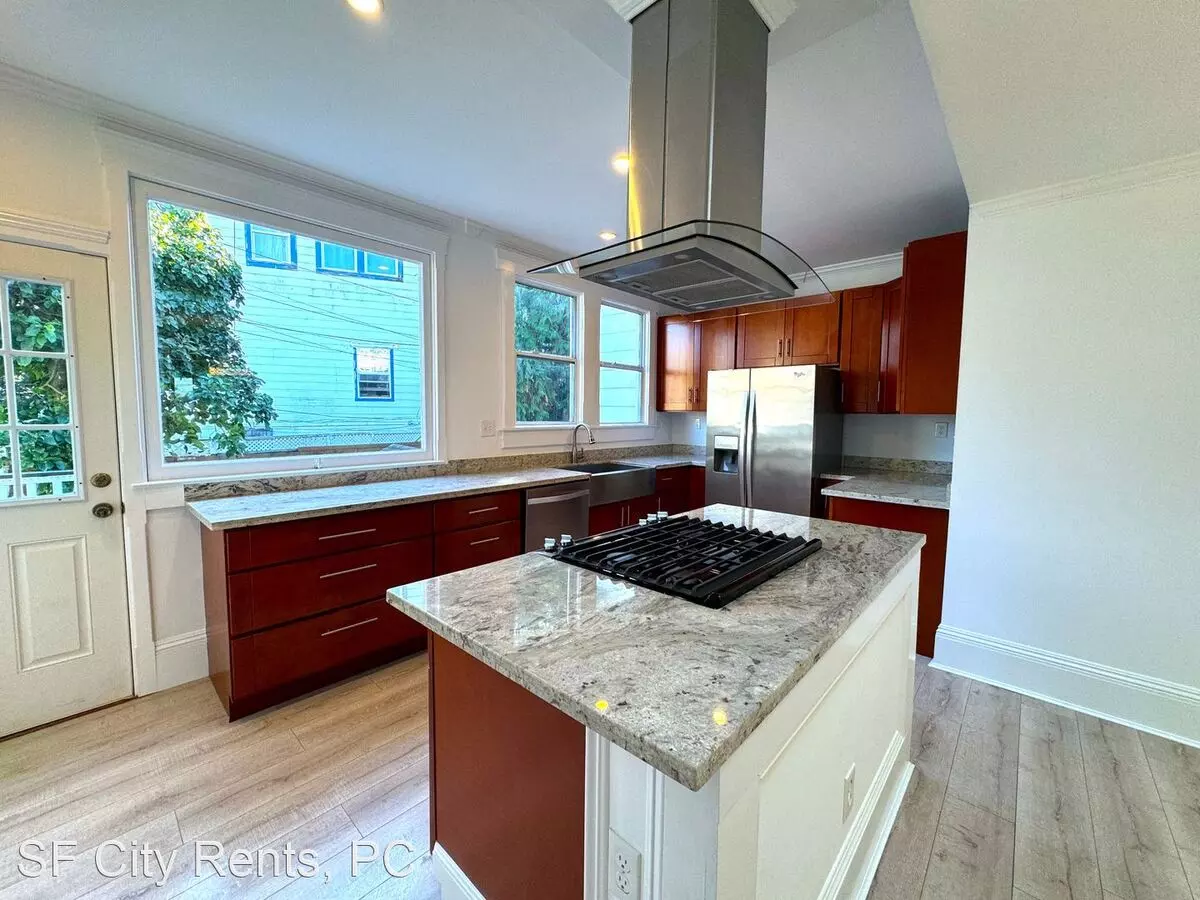 3611 Mission St. photo 2