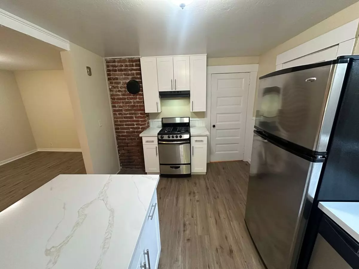 362 Noe Street (1177r) photo 2