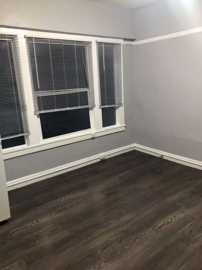 Verona Apartments photo 2