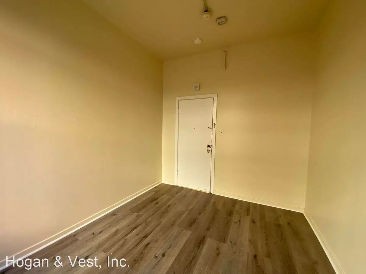39 49 Spofford St photo 3