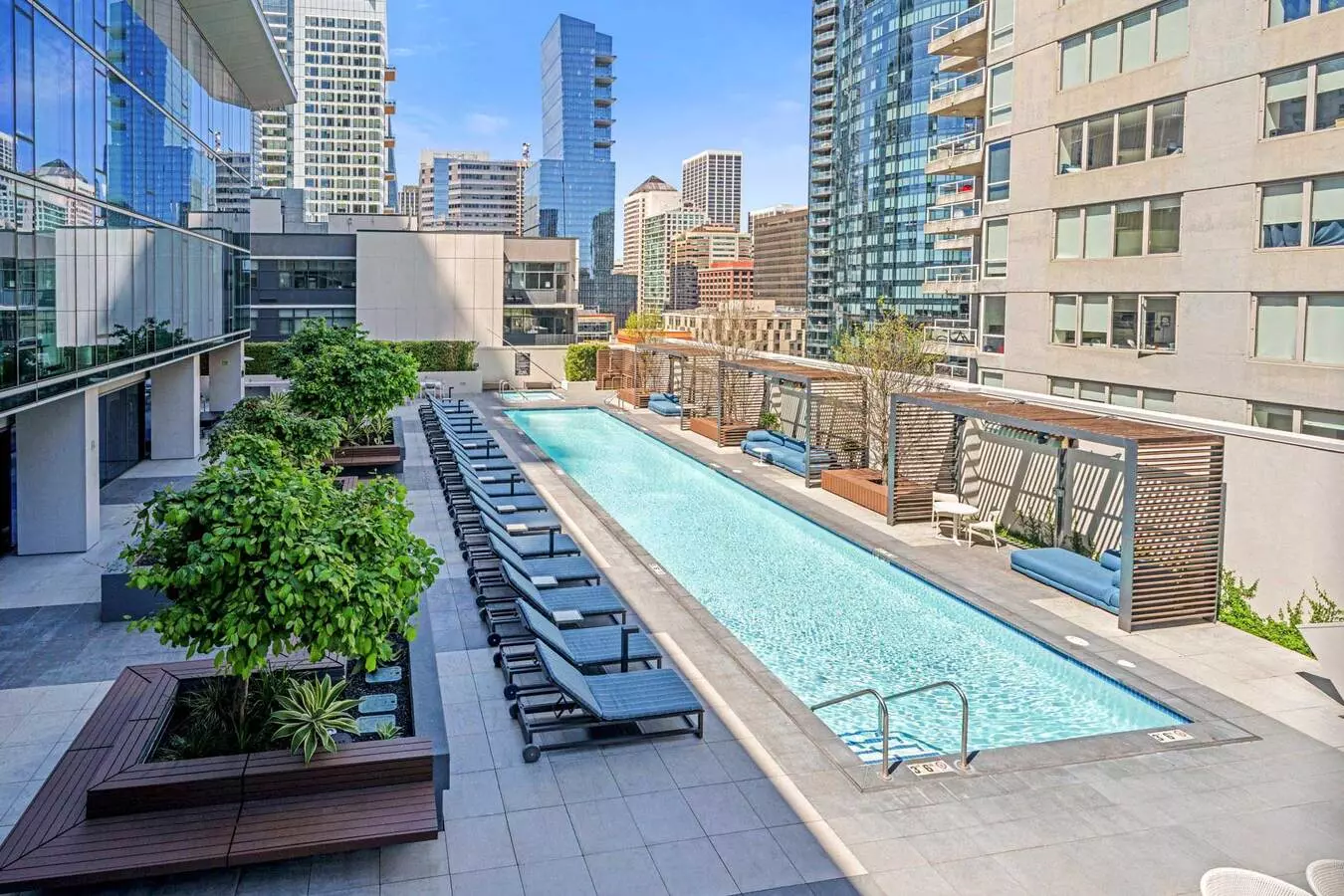 399 Fremont photo 2