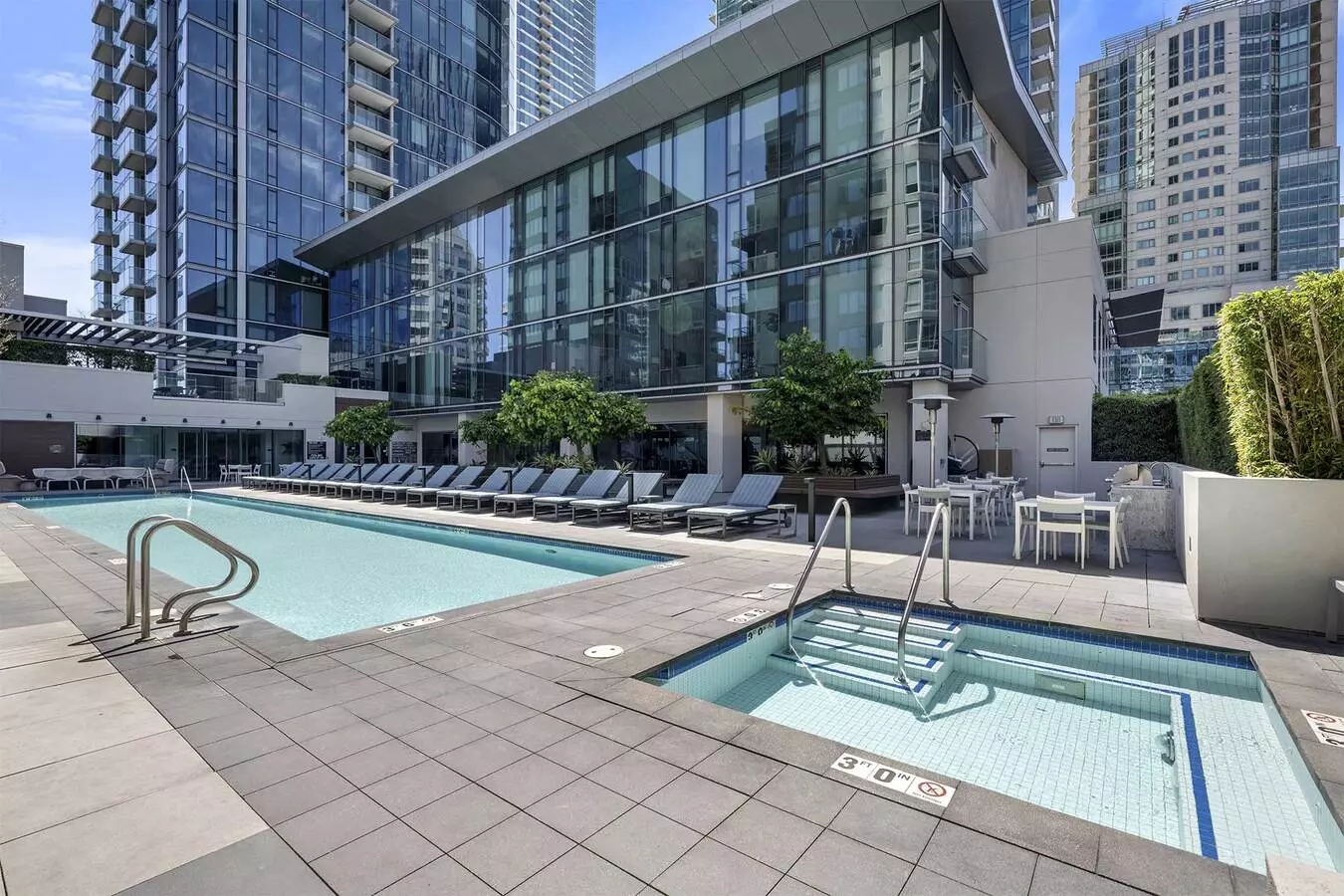 399 Fremont photo 4