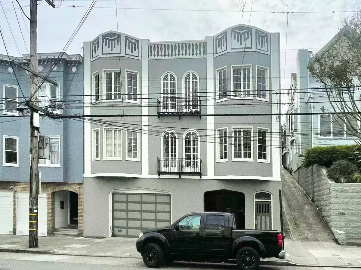 2425 Greenwich Street, San Francisco, CA 94123 photo 2